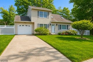 9 Sycamore Ln, Piscataway Twp., NJ 08854