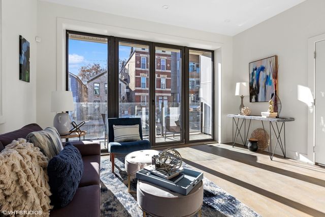 718-720 W 17th Street 1W, Chicago, IL 60616