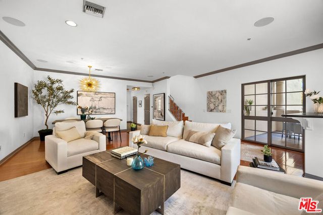 851 N San Vicente Boulevard 304, West Hollywood, CA 90069