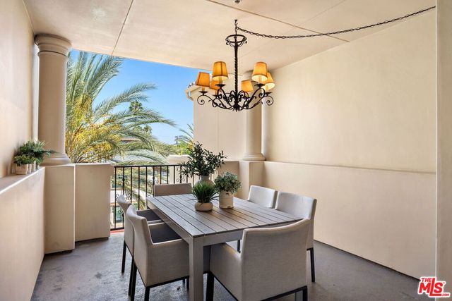 851 N San Vicente Boulevard 304, West Hollywood, CA 90069