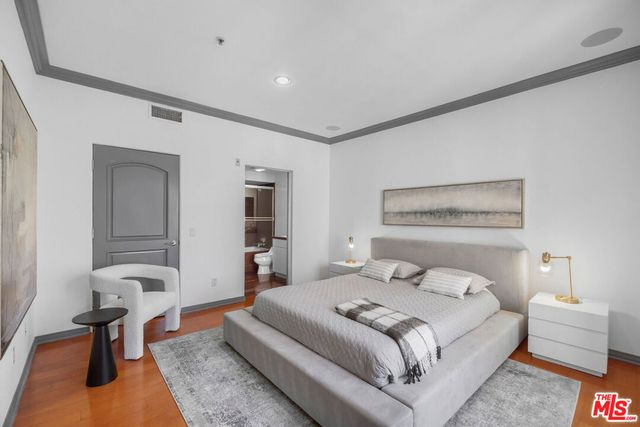 851 N San Vicente Boulevard 304, West Hollywood, CA 90069