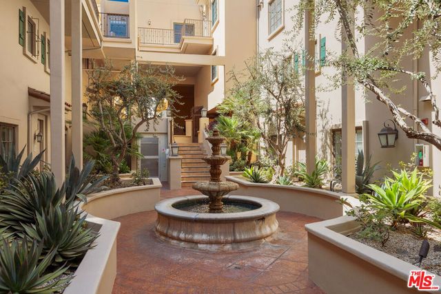 851 N San Vicente Boulevard 304, West Hollywood, CA 90069