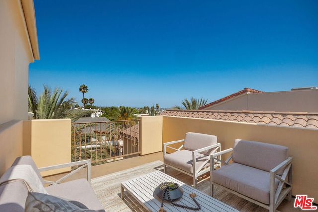 851 N San Vicente Boulevard 304, West Hollywood, CA 90069