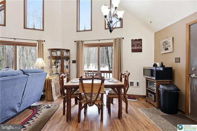 8 RUNNING BEAR LN, Albrightsville, PA 18210