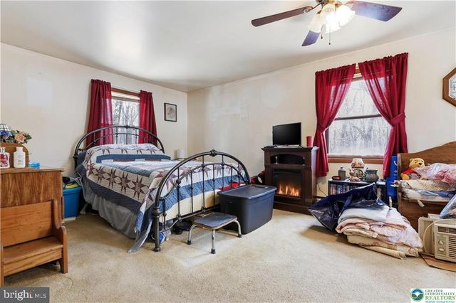 8 RUNNING BEAR LN, Albrightsville, PA 18210