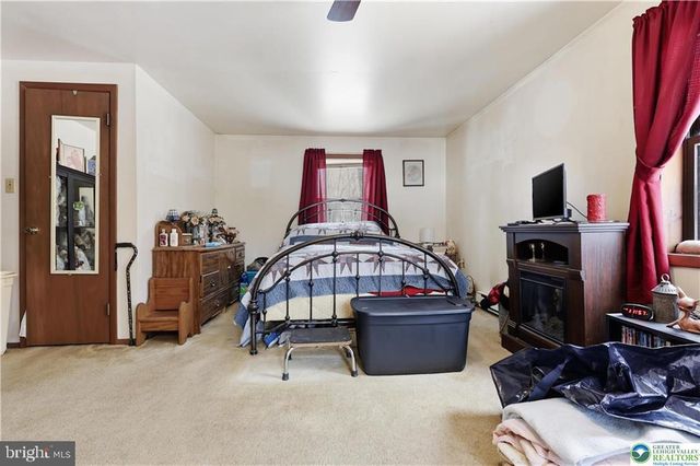 8 RUNNING BEAR LN, Albrightsville, PA 18210