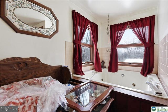 8 RUNNING BEAR LN, Albrightsville, PA 18210