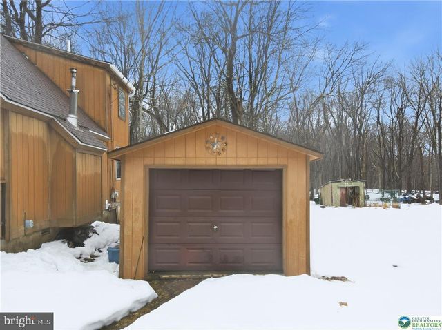 8 RUNNING BEAR LN, Albrightsville, PA 18210