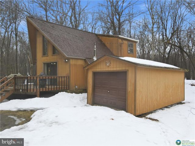 8 RUNNING BEAR LN, Albrightsville, PA 18210