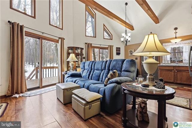 8 RUNNING BEAR LN, Albrightsville, PA 18210