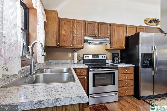 8 RUNNING BEAR LN, Albrightsville, PA 18210