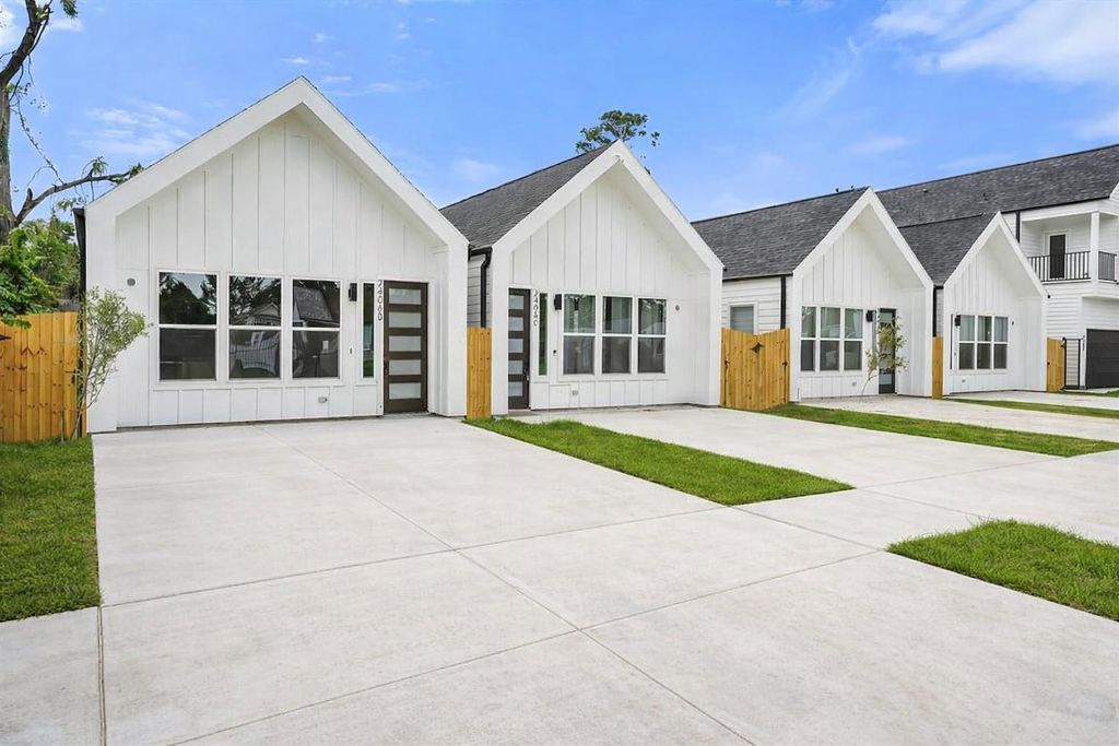 2406 Mann Street D, Houston, TX 77093