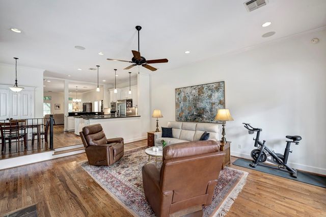 125 E 22nd Street, Houston, TX 77008