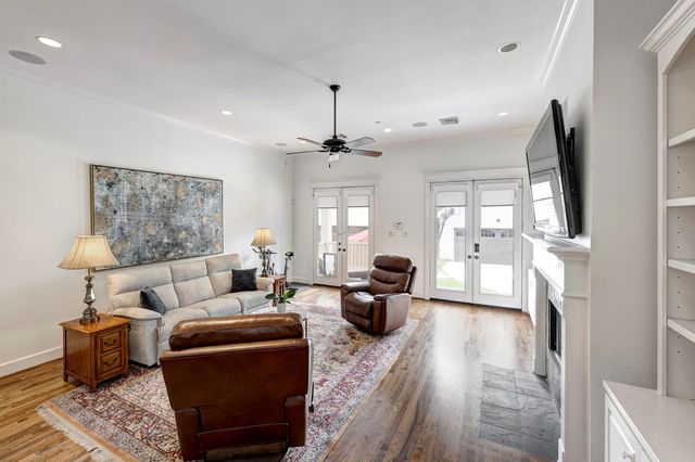 125 E 22nd Street, Houston, TX 77008