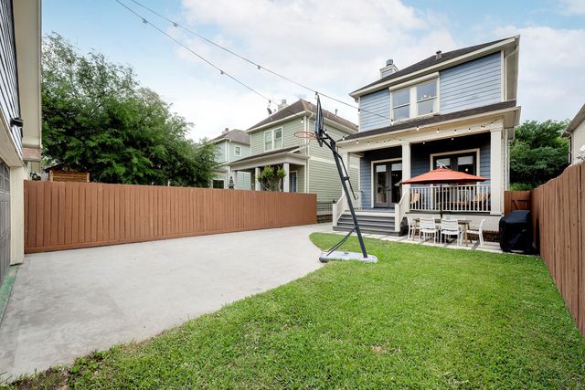 125 E 22nd Street, Houston, TX 77008