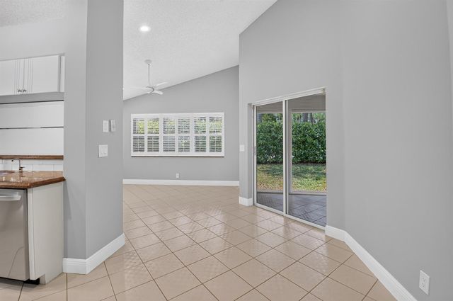 10911 Ladera Lane A, Boca Raton, FL 33498
