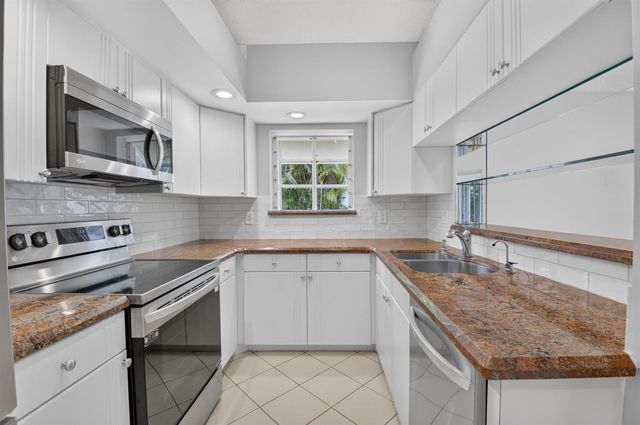 10911 Ladera Lane A, Boca Raton, FL 33498