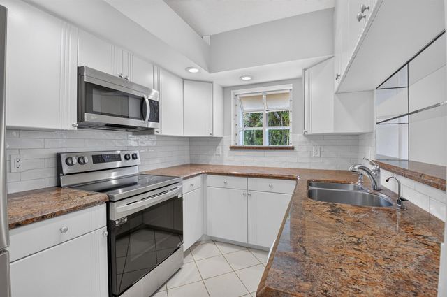 10911 Ladera Lane A, Boca Raton, FL 33498