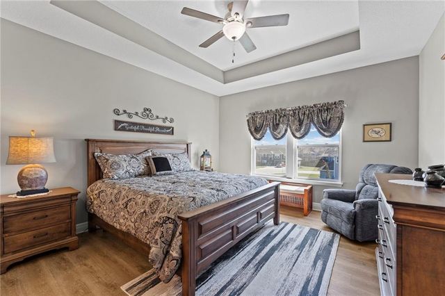 925 N Willow Court, Tonganoxie, KS 66086