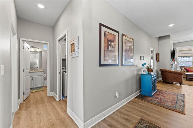 925 N Willow Court, Tonganoxie, KS 66086