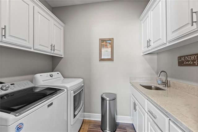 925 N Willow Court, Tonganoxie, KS 66086