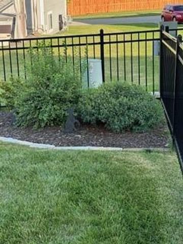 925 N Willow Court, Tonganoxie, KS 66086