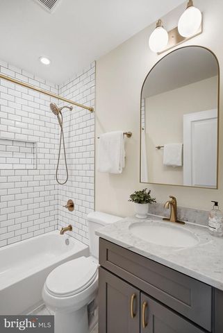5002 7TH PL NW, Washington, DC 20011