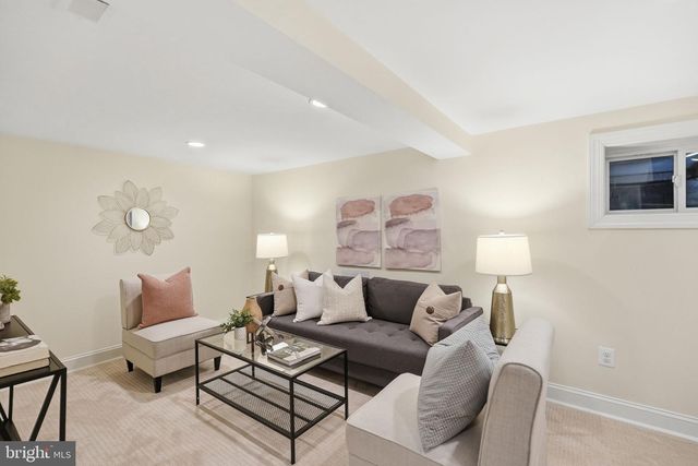 5002 7TH PL NW, Washington, DC 20011
