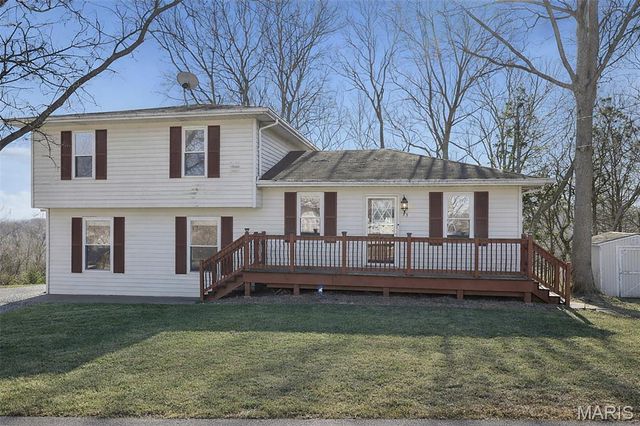 53 Lois Lane, Fenton, MO 63026