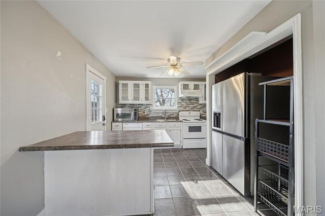 53 Lois Lane, Fenton, MO 63026