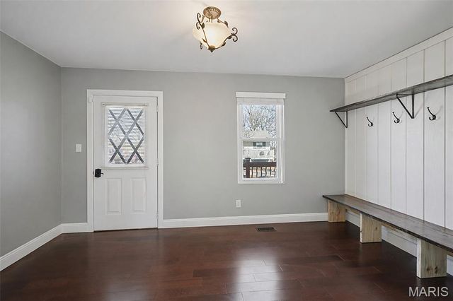 53 Lois Lane, Fenton, MO 63026