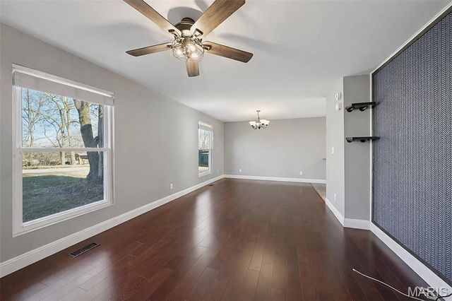 53 Lois Lane, Fenton, MO 63026