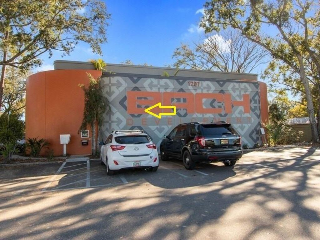 1207 N HIMES AVENUE, Tampa, FL 33607