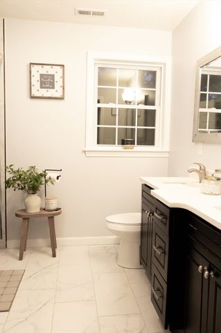 368 Dudley Oxford Rd, Dudley, MA 01571