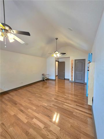 3005 N 15Th Place, Rogers, AR 72756