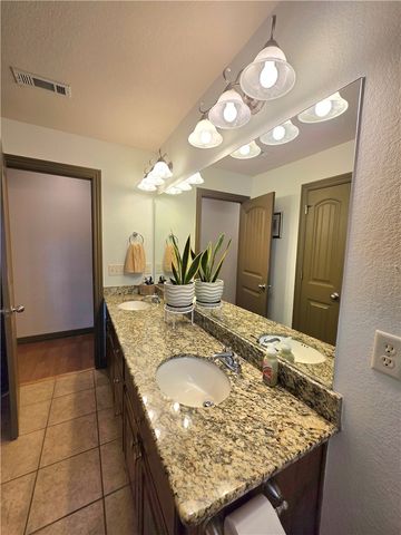 3005 N 15Th Place, Rogers, AR 72756