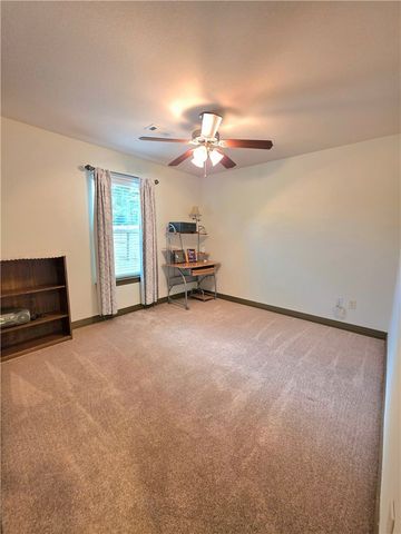 3005 N 15Th Place, Rogers, AR 72756