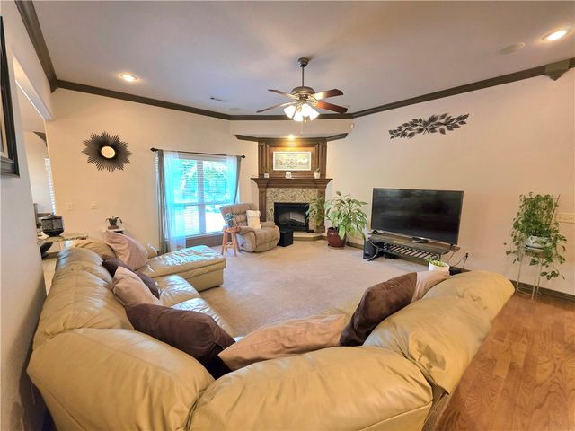 3005 N 15Th Place, Rogers, AR 72756