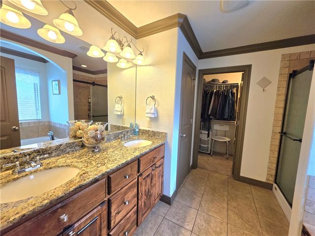 3005 N 15Th Place, Rogers, AR 72756