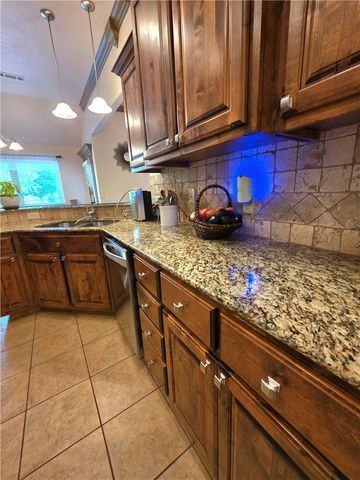 3005 N 15Th Place, Rogers, AR 72756