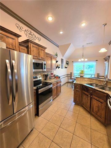 3005 N 15Th Place, Rogers, AR 72756