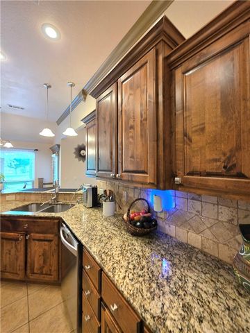 3005 N 15Th Place, Rogers, AR 72756