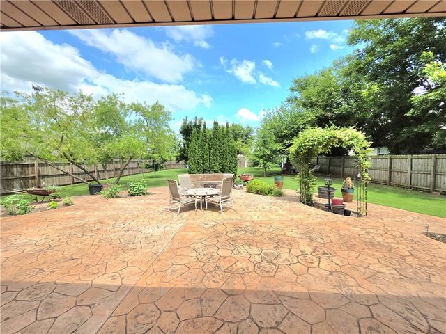3005 N 15Th Place, Rogers, AR 72756