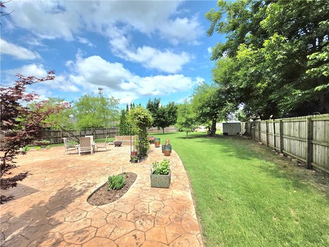 3005 N 15Th Place, Rogers, AR 72756