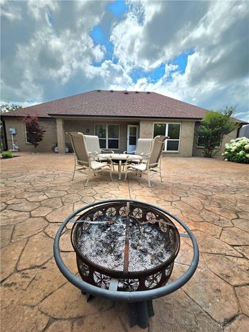 3005 N 15Th Place, Rogers, AR 72756