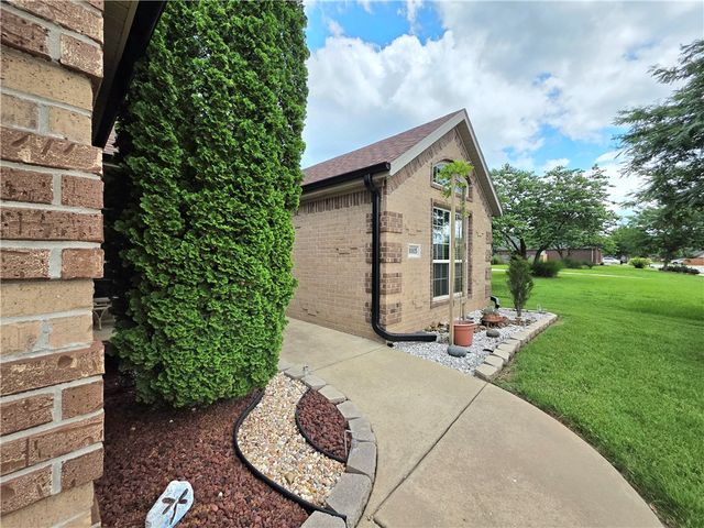 3005 N 15Th Place, Rogers, AR 72756