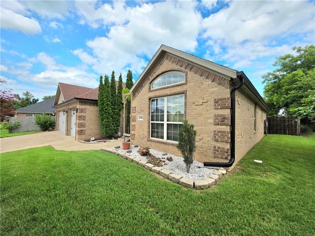 3005 N 15Th Place, Rogers, AR 72756