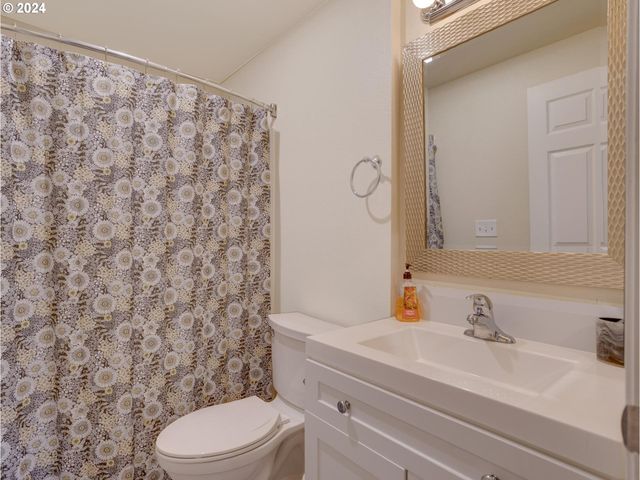 8913 Se RHONE St, Portland, OR 97266