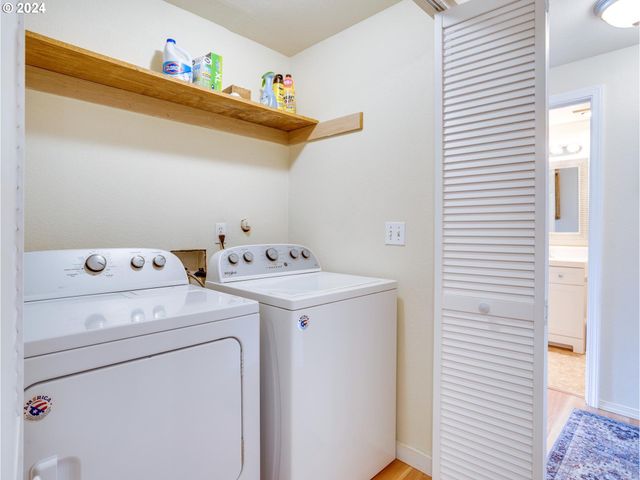 8913 Se RHONE St, Portland, OR 97266