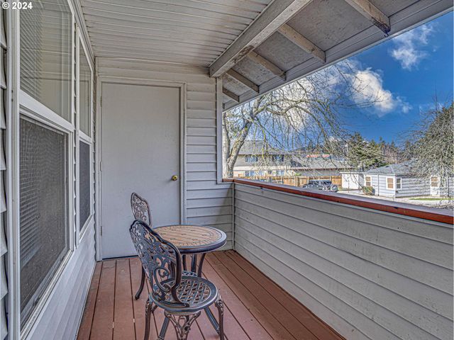 8913 Se RHONE St, Portland, OR 97266